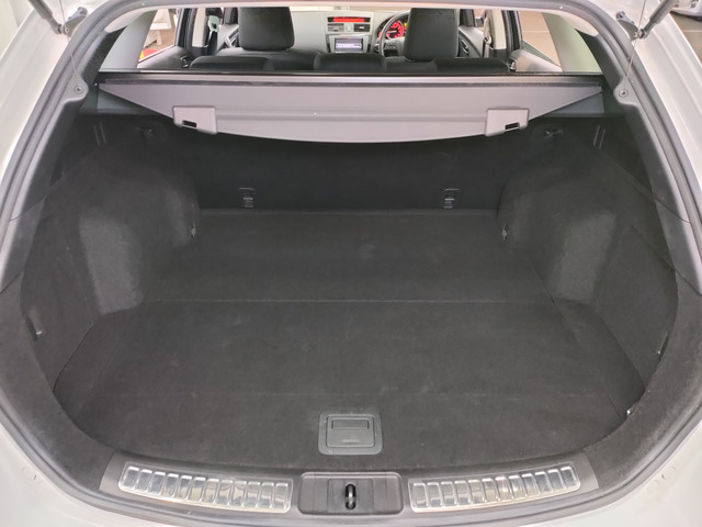 �y�K���X����̕i���z ���Ђ̓W���ԗ��ɂ�AIS�Ӓ菑���I�[�g�I�[�N�V�������̍���\��ςݍ���ł��܂��B�v���C�X�{�[�h�̋��z�͏��o��݂̂��x�������z�B�i�������i���S���͈ꌩ�ɔ@�����B��ڗđR�ł��B