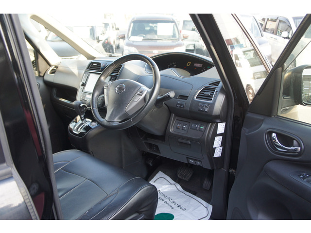 セレナ2.0 ハイウェイスター Vセレクション+Safety II S-HYBRID