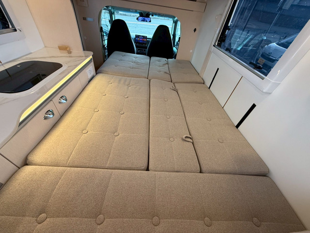 �_�C�l�b�g���ȒP�Ƀx�b�h�W�J�\�ł�!���@��218cm&times;117cm�ƂȂ��Ă���܂�!