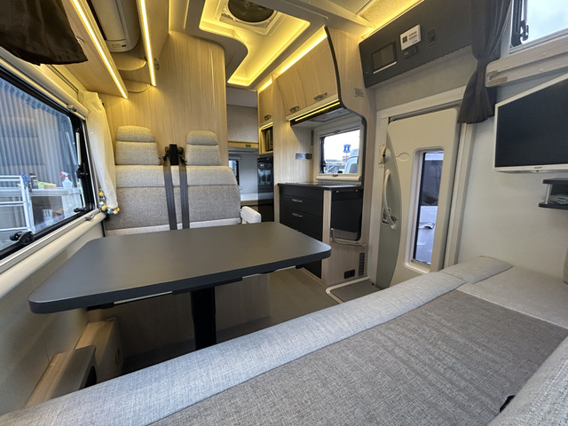 �������A�@�\���A�g�p�l���ǂ������Ă�����������������L�����s���O�J�[�ł�!