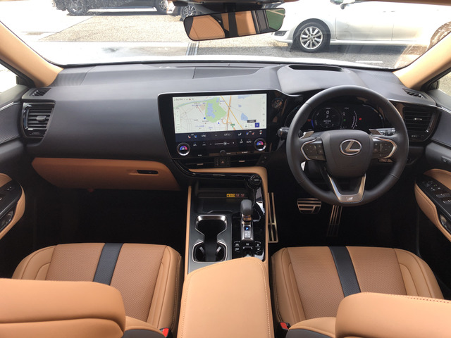 ���̔��X�l�̂悤�ɑ�ʂ̍݌Ɏԗ�����葵���Ă����ł͂���܂��񂪁A1��1������I���Ďd����Ă���܂��B