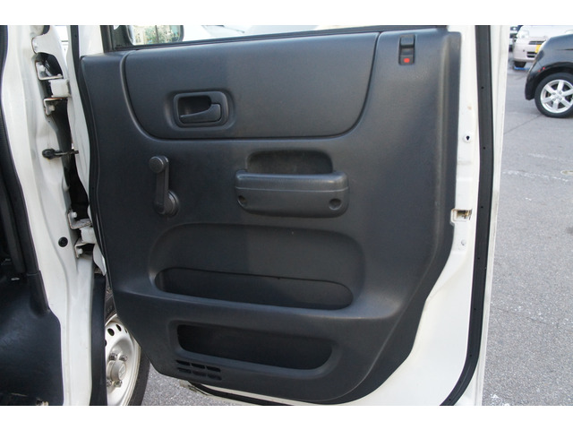 �G���W���A�~�b�V�����Ȃǋ��z�̑傫�ȉӏ��������C������Ԃ����p��!�����Еۏ؁����S3�����Ԃ̖����ۏؕt�B�J�[�Z���T�[�A�t�^�[�ۏ؂��L�聙1�N�`2�N�X�V�ۏ؂����p�ӗL��܂��B�A���Ԃ�1�N�ۏ؁`�L���݂̂ł��B