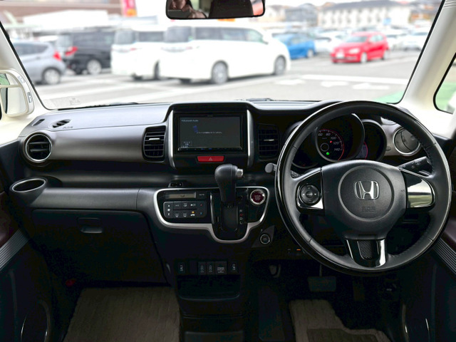 N-BOXスラッシュG インテリアカラーパッケージ