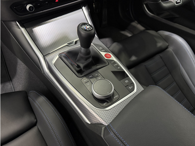 �������X����������Ă��邨�q�l�ցB���X�̃V���[���[����2�䕪�̓W���X�y�[�X�ƂȂ��Ă���A�݌ɎԂ͓X�܂Ƃ͕ʂ̃X�g�b�N���[�h�ŕۊǂ��Ă���܂��B�����X�̍ۂ͎��O�ɂ��d�b�ɂĂ����X�\������肢�v���܂��B