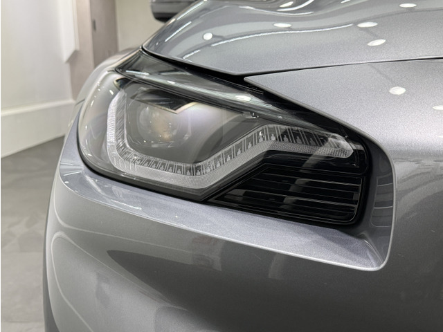 �A�_�v�e�B�uLED�w�b�h���C�g�́A�Ό��Ԃ��s�Ԃ����o���Ď����I�Ƀw�b�h���C�g�𒲐߂��A��Ԃ̉^�]���T�|�[�g���܂��B�s�X�n�Ȃǎ��͂̌��ʂ��\���ȏꍇ�́A����ɉ����Ď����I�Ƀn�C�r�[�����������܂��B