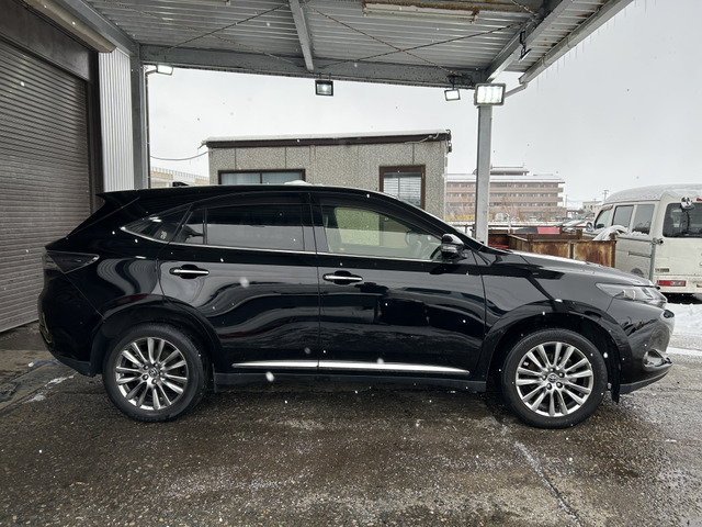 �y�x�����z���i�X�z���Ԃ������������܂��āA���ɗL�������܂��B�݌Ɏԗ��ɂȂ�܂��̂ŁA���񂲓s���̋X�������ɁA���ɗ��ĉ������B���X�\��������ƁA���ē����X���[�Y�ł��B