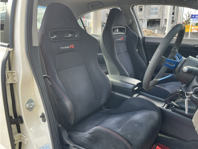 �V�[�g�͏����Ȃ���z�[���h���ɗD�ꂽR�X�y�b�N�V�[�g�ɂȂ��Ă���܂��B�T�C�h�T�|�[�g���傫����G�ł��̂���������Ǝx���Ă���܂��B���΃^�C�vR���ȂƎv�킹�Ă����V�[�g�ł��B