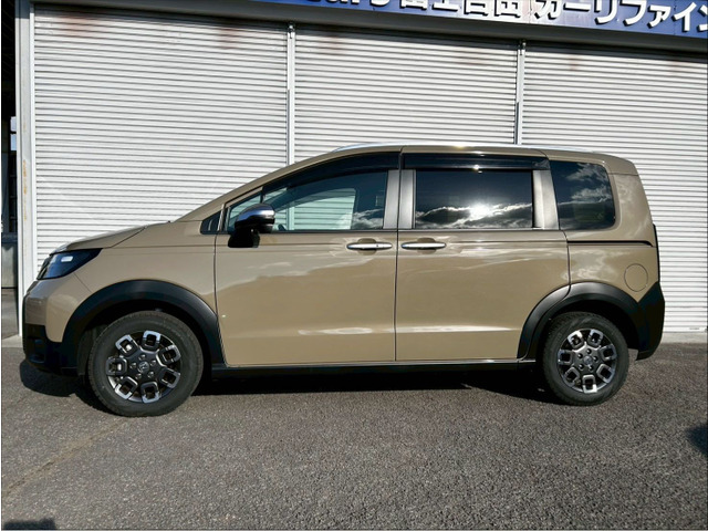 ���F�̓f�U�[�g�x�[�W���E�p�[����