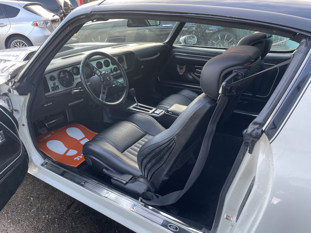 全国納車させて頂きます。格安陸送でご案内させて頂きますので、遠方のお客様も是非お問合せ下さい。店頭引き取り納車、ご自身での名義変更、予備検査渡しなどの価格を抑えるご方法もご提案できます!