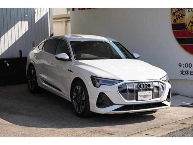 e-tron�X�|�[�c�o�b�N�i�A�E�f�B�j50 �N���g�� S���C�� 4WD�@55 �N���g�� S���C�� 4WD ���Îԉ摜