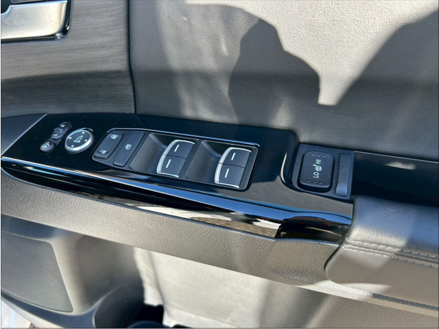 �h�A�X�C�b�`��