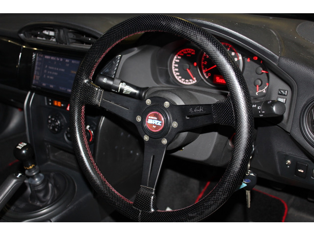 ☆ナルディ ナルディクラシックパンチングレザー36&Phi; ☆LAILE Bertrush ジュラコンシフトノブ Type-BR