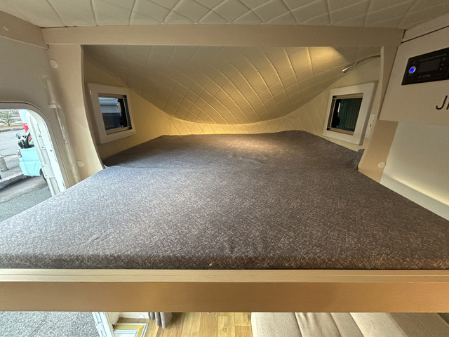 �o���N�x�b�h���L�X���K�ł�!175cm&times;150cm�ƂȂ��Ă���܂�!