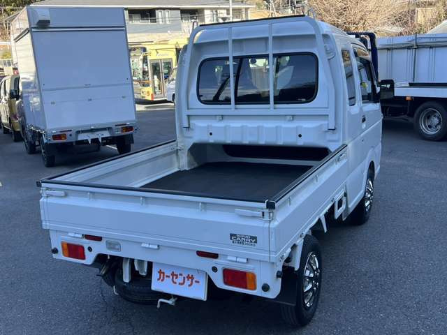 ���Ђł͐ύڎԂ��������Ă���܂��B�ߗׂ��牓���܂ł��[�Ԃ������܂��B