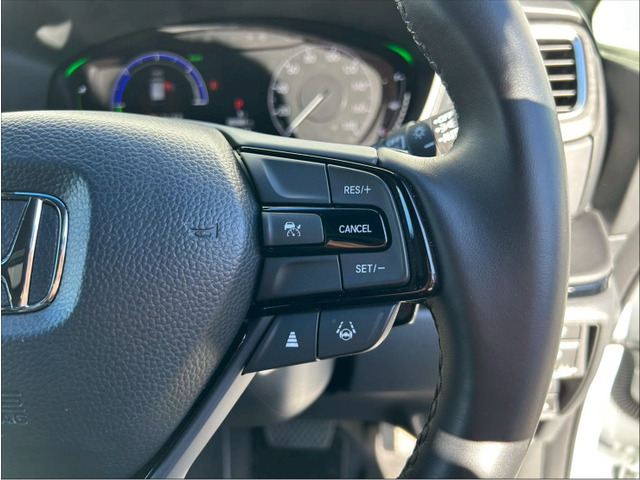 �A�_�v�e�B�u�N���[�Y�R���g���[�����ځ��A�N�Z���y�_���𓥂܂��ɐݒ肵���ԑ���ۂ��Ƃ��ł��܂��B�����^�]�⃍���O�h���C�u�Ŋ��􂵂܂�!