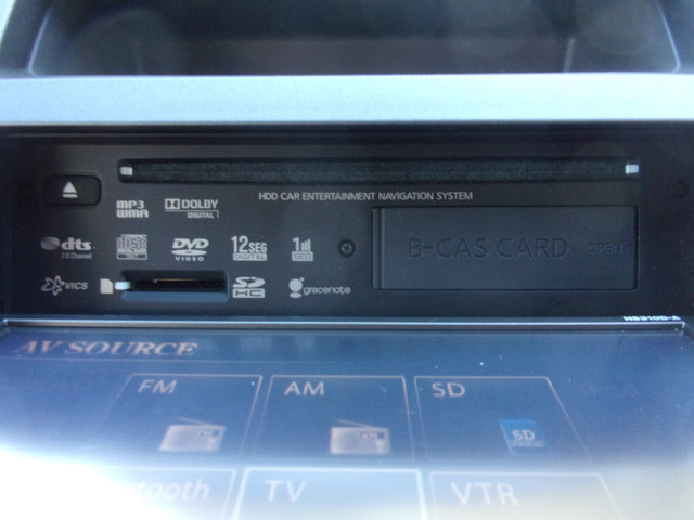 CD,DVD,SD�J�[�h�X���b�g���B