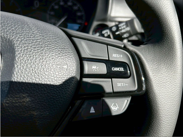 �A�_�v�e�B�u�N���[�Y�R���g���[�����ځ��A�N�Z�����܂��ɐݒ肵���ԑ���ۂ��Ƃ��ł��܂��B�����^�]�⃍���O�h���C�u�Ŋ��􂵂܂�!