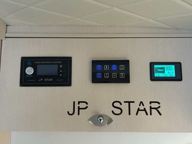 �o�b�e���[���j�^�[ �d���i�W���p�l�� �C���o�[�^�[�����[�g�X�C�b�`