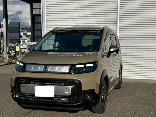 �S��&times;�S��&times;�S��mm 4265&times;1695&times;1735�ƂȂ��Ă���܂�!