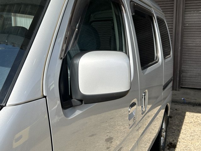 �y�x�����z���i�X�z���Ԃ������������܂��āA���ɗL�������܂��B�݌Ɏԗ��ɂȂ�܂��̂ŁA���񂲓s���̋X�������ɁA���ɗ��ĉ������B���X�\��������ƁA���ē����X���[�Y�ł��B