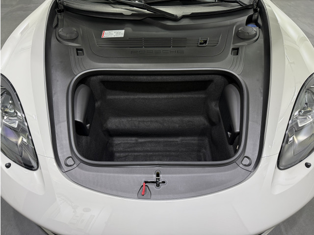 �t�����g�g�����N�⃊�A���Q�b�W�X�y�[�X�ɂ͗e�ʂ����Ղ�̃X�y�[�X���������܂��̂ŁA���o�������̃o�b�O�₨�ו����\�����[���\�ł��B���ڍׂ�03-6666-2544�܂ŁA���C�y�ɂ��⍇������������