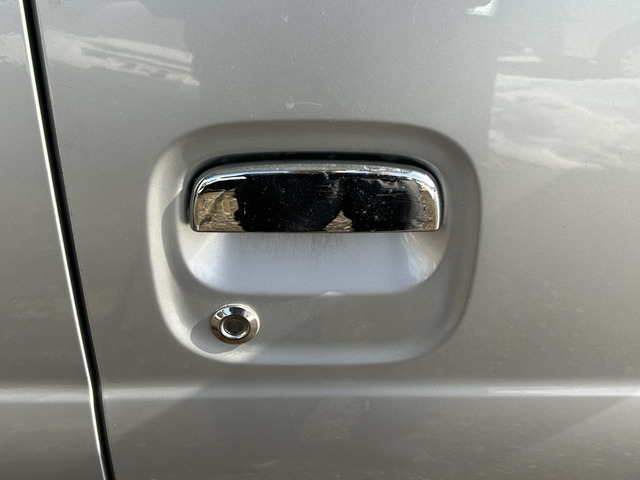 �y�x�����z���i�X�z���Ԃ������������܂��āA���ɗL�������܂��B�݌Ɏԗ��ɂȂ�܂��̂ŁA���񂲓s���̋X�������ɁA���ɗ��ĉ������B���X�\��������ƁA���ē����X���[�Y�ł��B