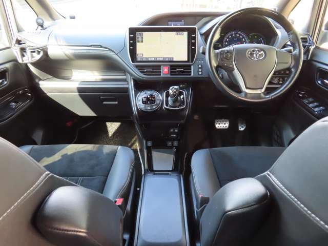 エスクァイアハイブリッド1.8 Gi プレミアムパッケージ ブラックテイラード