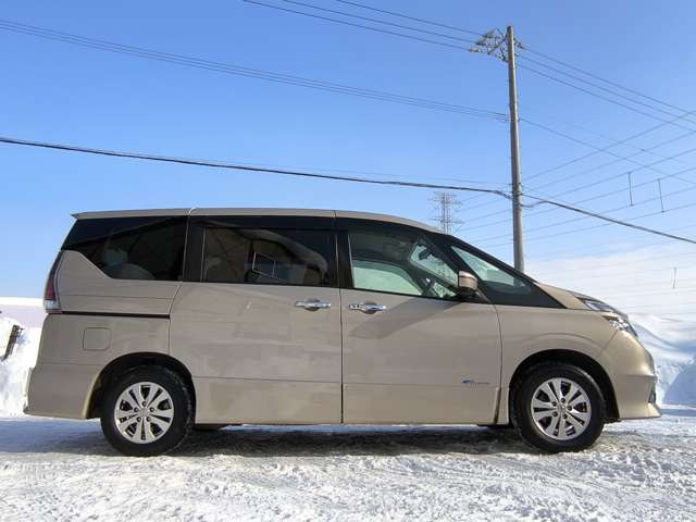 セレナ2.0 ハイウェイスター 4WD