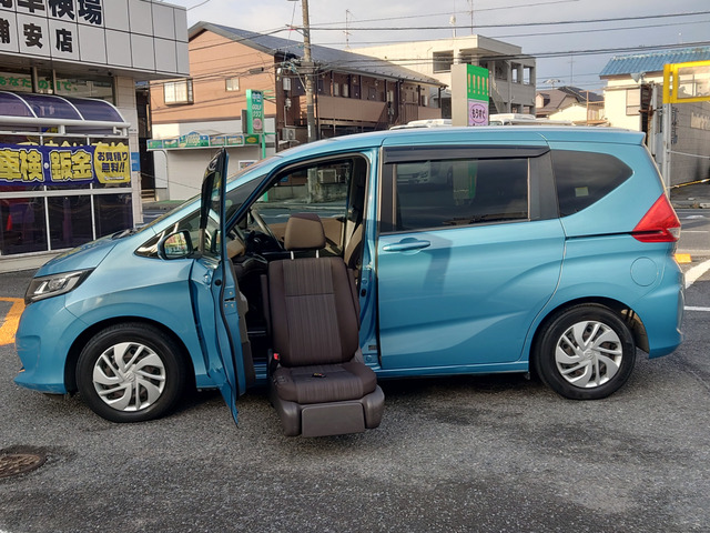 フリード1.5 G 助手席サイドリフトアップシート