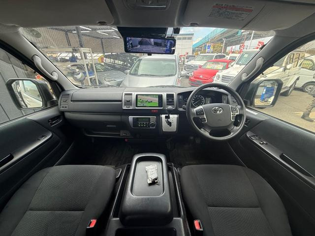 ハイエースバン