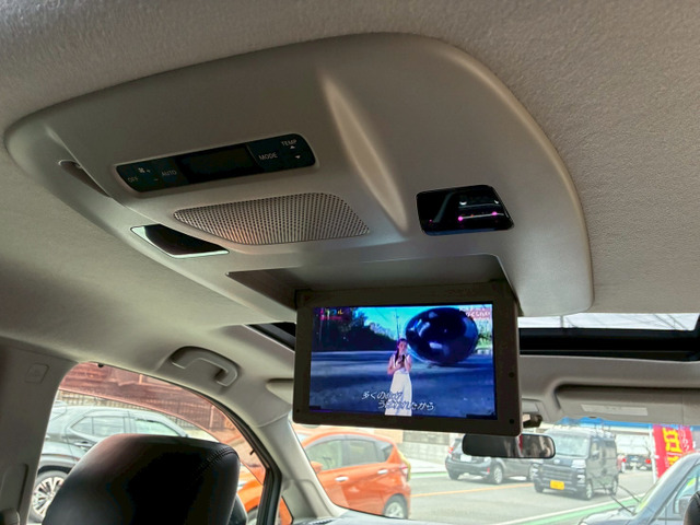 �t���b�v�_�E�����j�^�[�t���ł��B