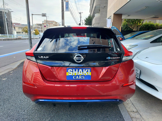 中古車に付き、外装傷が多少ございますが、ご了承下さい。