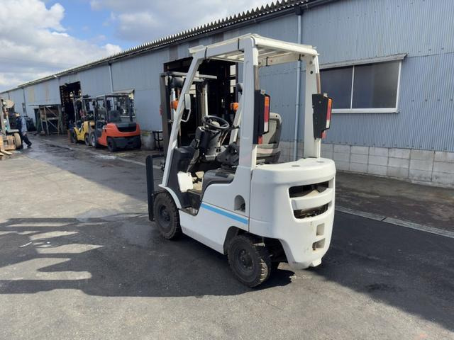 ユニキャリアエンジンタイプ　フォークリフト