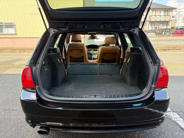 2��ڃV�[�g��|���ΎԒ������ł���قǂ̍L��������܂��B