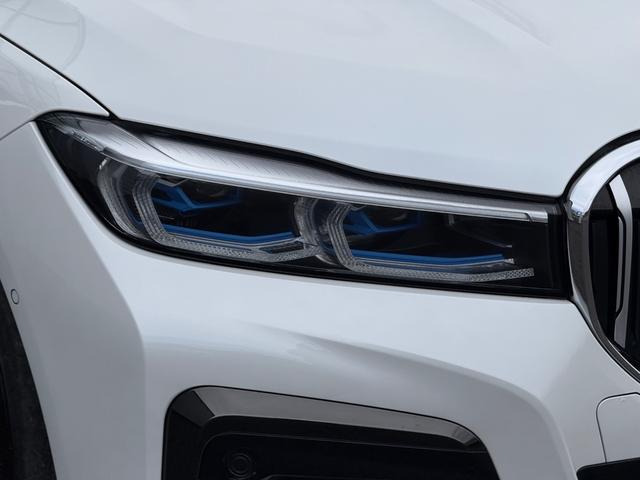 LED�w�b�h���C�g�̓f�U�C���������ł͂Ȃ���Ԃ̈��S���ɔ��Ɍ��ʂ𔭊����܂�!