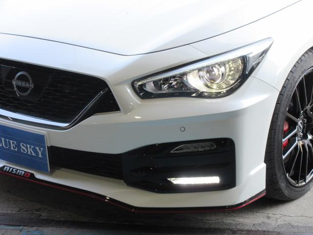 LEDヘッドランプとフォグランプ!!ハイビームアシスト、アクティブAFS装備!!ステアリング操作に連動して、自動的にヘッドランプの照射範囲を変化!!右左折時やコーナリング時の視認性を高めます!