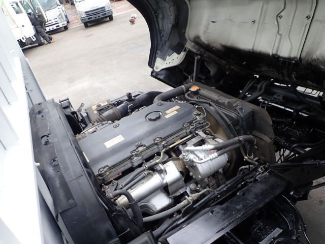 �G���W���E�~�b�V�����A����ɍ쓮���܂��B�G���W���^��:4HL1 �r�C��:4.77L �R��:�y�� �^�[�{:�Ȃ�