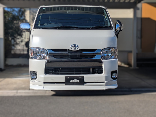 1.5インチローダウンとフロントリップの相乗効果で、迫力のあるフロントフェイス