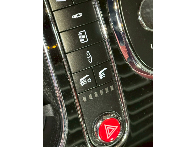 �y�V�[�g�x���`���[�V�����z