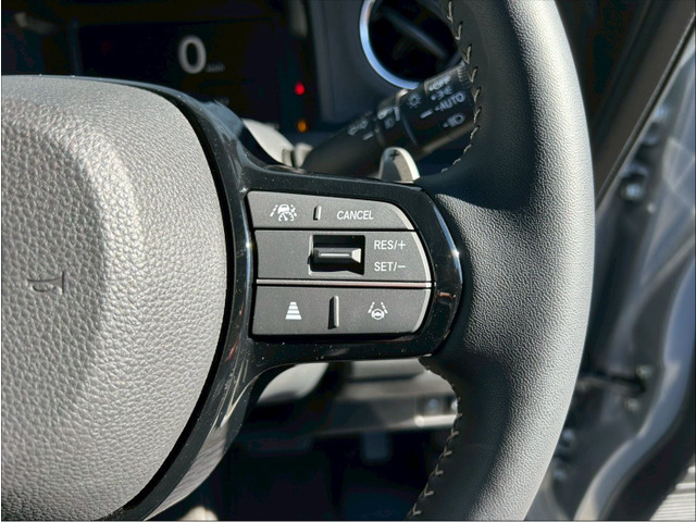 �A�_�v�e�B�u�N���[�Y�R���g���[�����ځ��A�N�Z���y�_���𓥂܂��ݒ肵���ԑ���ۂ��Ƃ��ł��܂��B�����^�]�⃍���O�h���C�u�Ŋ��􂵂܂�!