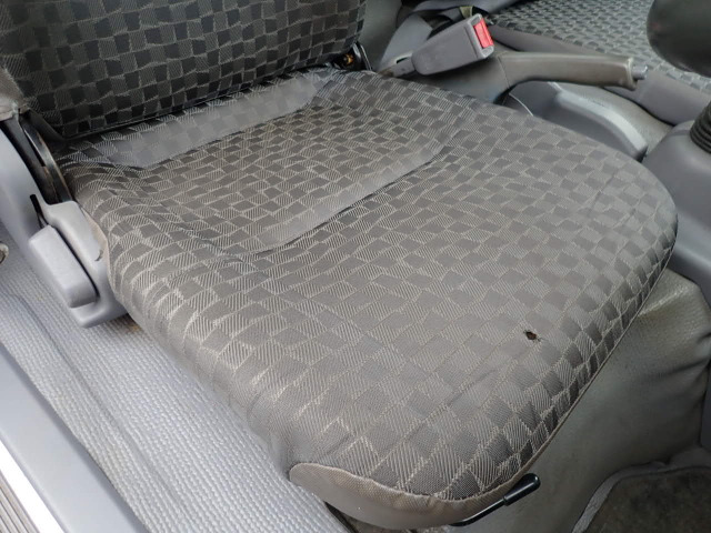 �E�V�[�g�ɃR�Q��1��������B(�V�[�g�̏C��������܂�!���ʓr����)