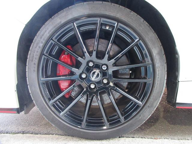 左前ホイール!細かな傷や剥げがみられます。