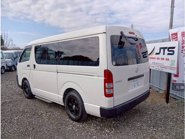10人乗りのハイエースです!!
