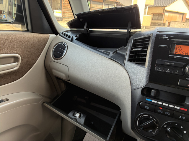 ���[�{�b�N�X���������񂠂�܂��B