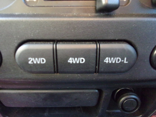 4WD�͐؂�ւ����B