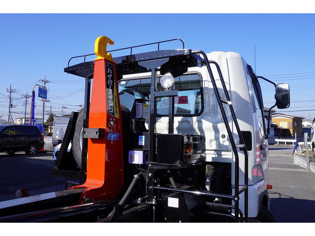 �V�Ԓ����������Ă���܂��B���g�p�̎ԂȂǂ����Ŕ[���������g���b�N����������u���Ă���܂��̂ł������������B