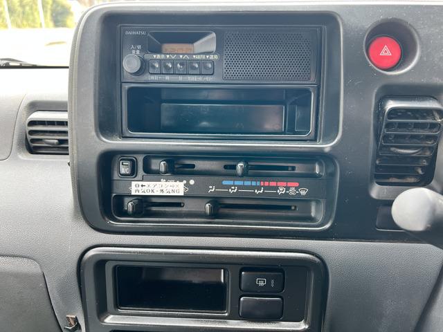 �}�t���[������G�A���̎��t���ȂǁA�J�X�^���̂����k�����C�y�ɂ��₢���킹���������B