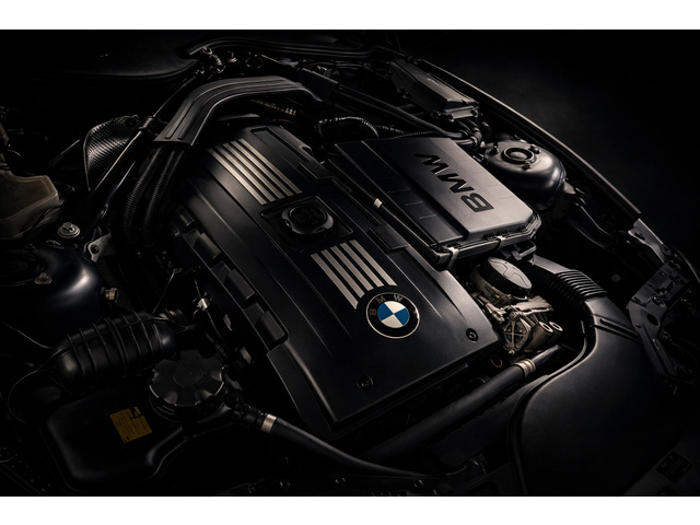 �{�f�B�J���[�͐l�C�̃f�B�[�v�E�V�[�E�u���[�B�u���b�N���U�[�Ƃ̑g�ݍ��킹�ŗ����������㎿�ȕ��͋C�ł��B