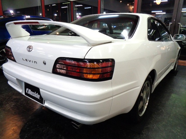 �ŏI���f��4A-GE�^20VDOHC�G���W��&6MT�~�b�V����&��p�}�t���[&�X�[�p�[�X�g���b�g�T�X&��p�u���b�N���b�h�V�[�g&���b�h�C���~���[�^�[���^�C�~���O�x���g�����ςݎԂł�