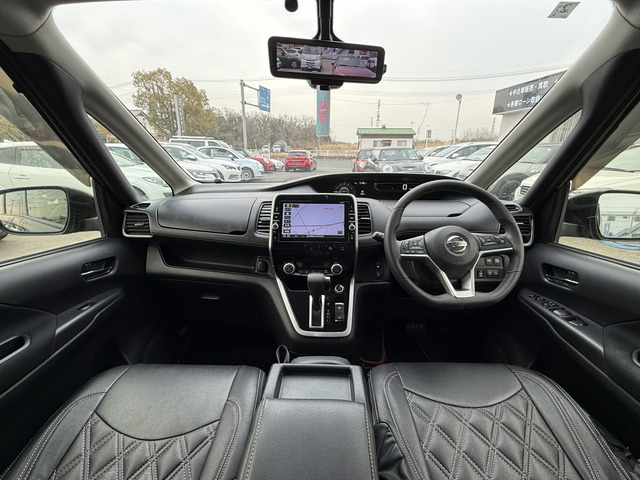 セレナ2.0 ハイウェイスター Vセレクション 4WD